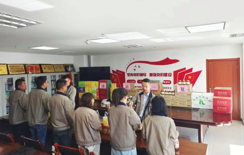 情系職工，夏送清涼&mdash;&mdash;朝物開投公司開展夏日送清涼活動